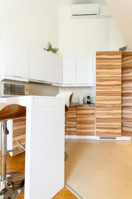 Bright Design Riverside Studio By Nw Budapest Eksteriør bilde