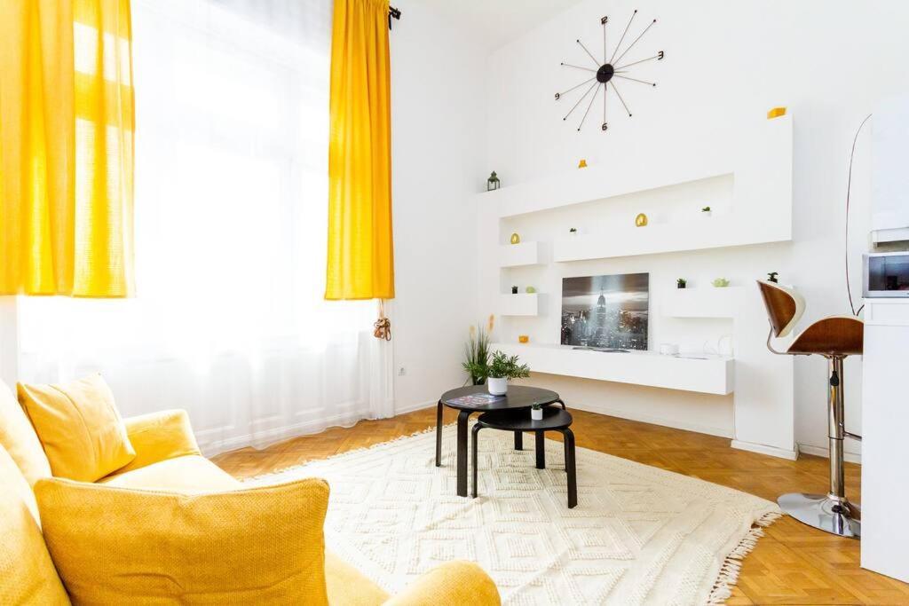 Bright Design Riverside Studio By Nw Budapest Eksteriør bilde