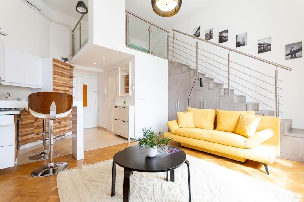 Bright Design Riverside Studio By Nw Budapest Eksteriør bilde